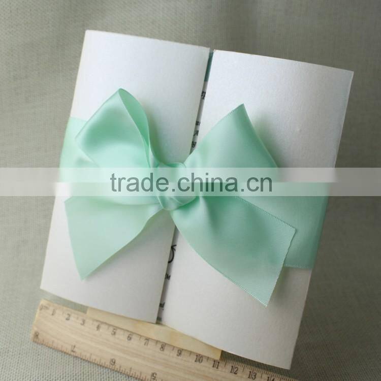 2016 Hot sale & high-end elegant white lace wedding invitations with ivory ribbons & crystal brooches
