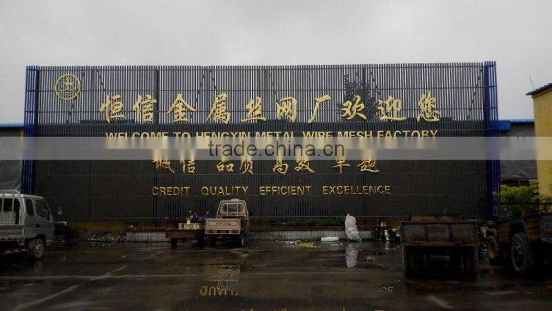 weight of barbed wire per meter length