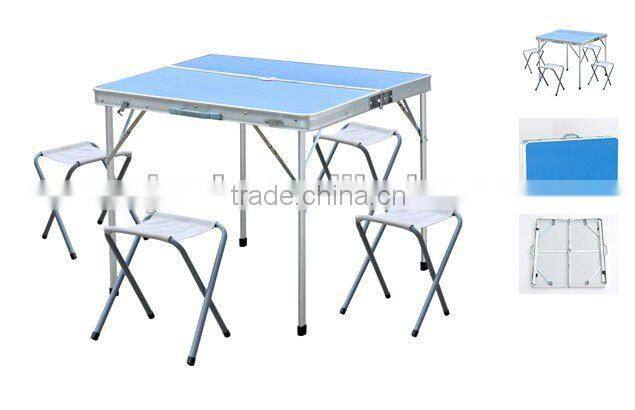 Outdoor portable picnic table with four chair
