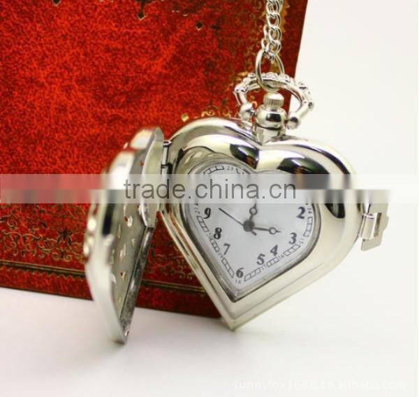 Fancy side open small size heart shaped pocket watch in bulk