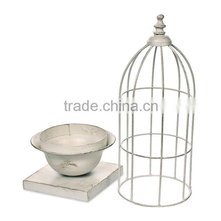 Round metal candle holder, metal ornaments.