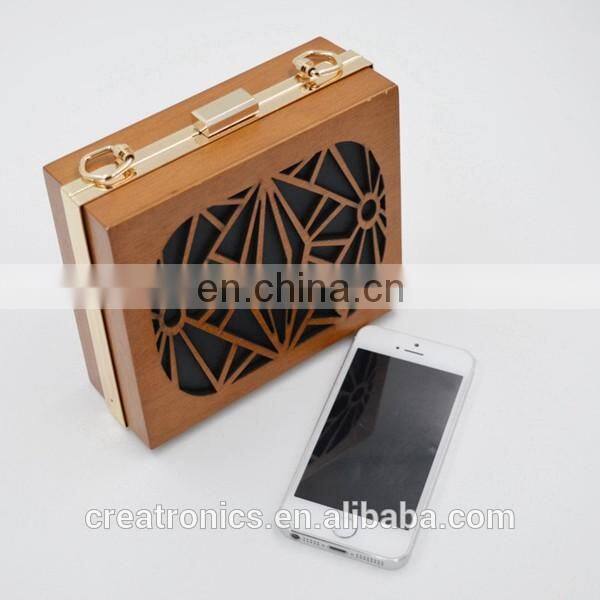 CR Factory OEM acceptable engraving patterns hollowed-out design metal frame long chain rectangled shaped wooden box clutch bag