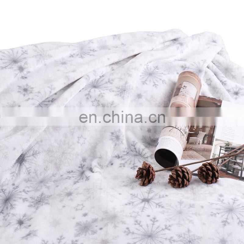 100%Polyester Super Soft Coral Fleece Snowflake Printed Plush Throw Blanket