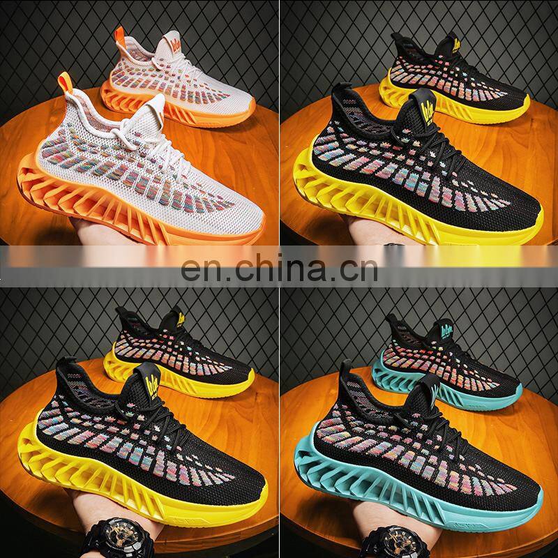 Factory Outlet 2021 Christmas and Winter New Korean Fashion Trend Flying Knitted Custom Men's Fashion Casual Sports Shoes