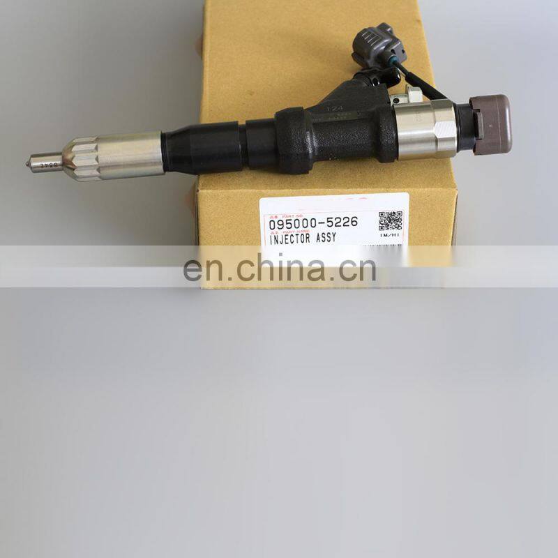 Original diesel fuel injector 095000-5226 095000-5220,095000-5225, 0950005226 for HINO E13C 23670-E0341 23670E0341