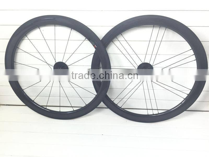 OEM Ultra light chinese carbon clincher wheelset 50mm 700c road bike clincher wheels with powerway R36 hub in T800 carbon fiber