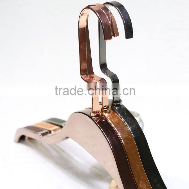 New style gold plastic coat hanger for clothes display