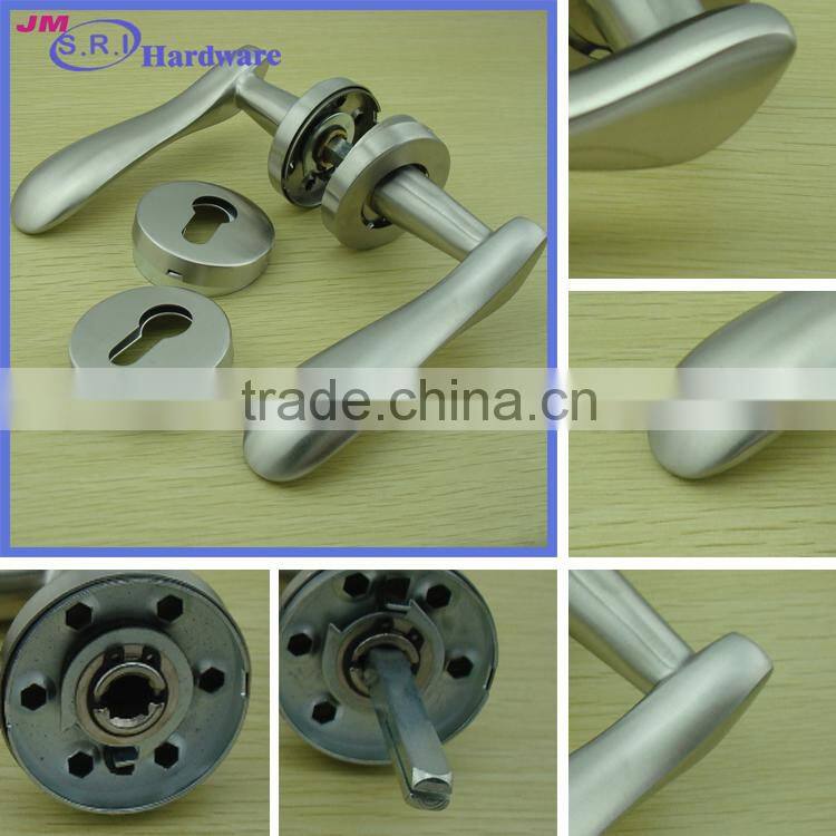 Unique shape 129 mm rubber rose change door handle