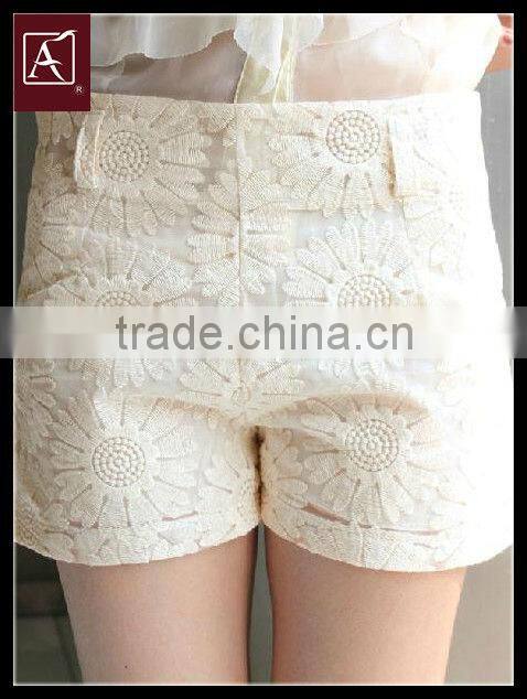 2013 most fanshion lace embroidery fabric on mesh