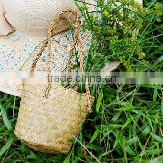 Straw beach bag/ beach tote bag/Pompom beach bag, nice decoration