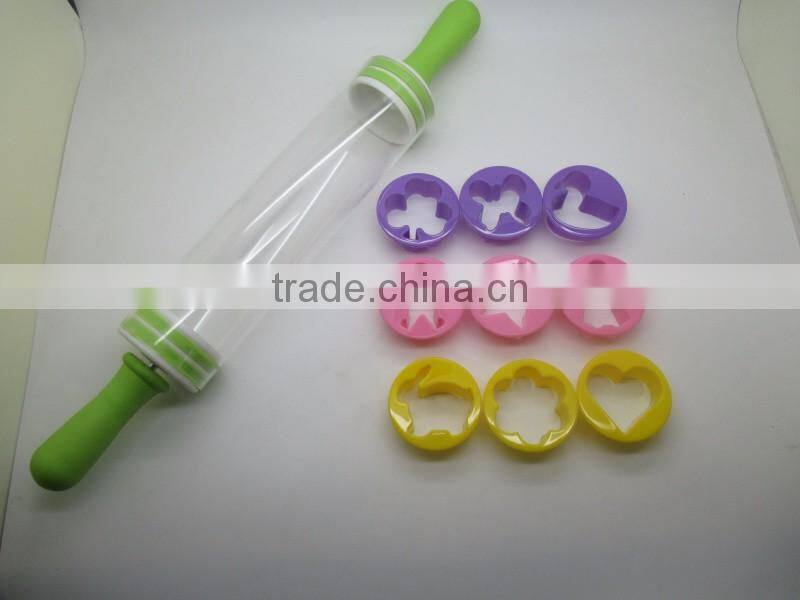 Food Grade Plastic Rolling Pin With Cookie Cutters For Kids
