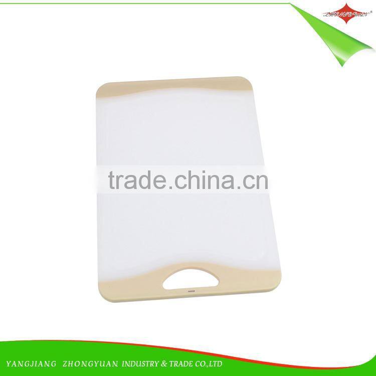 ZY-R1003 reliable quality plastic cutting board chopping block with TPR hanging hole