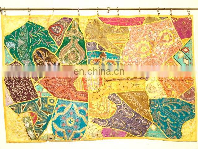 Wholesale manufacturer Old Sari Patchwork Tapestry Wall Hangings and tabel Runner