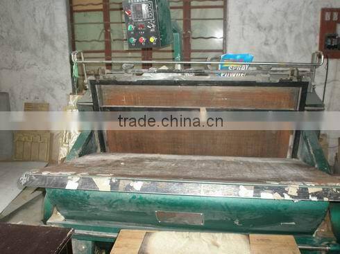 Flat creasing and die cutting machine