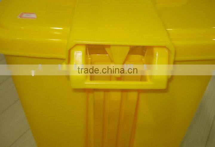 plastic garbage bin with pedal