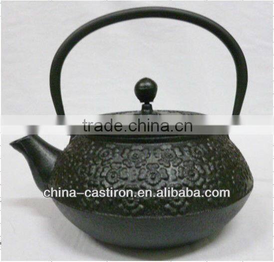 tea pot with tea strainer