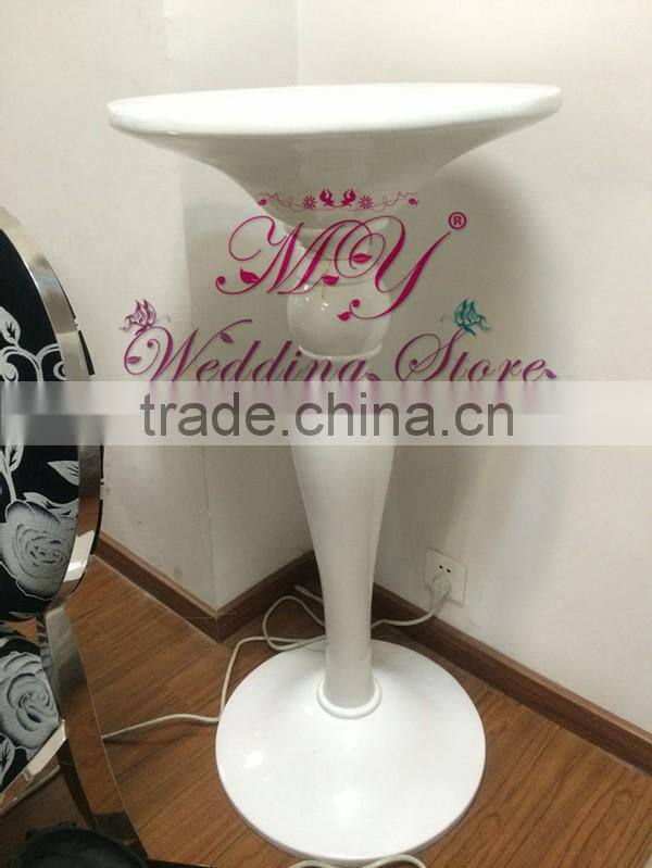 Wedding decorations / activities cocktail table