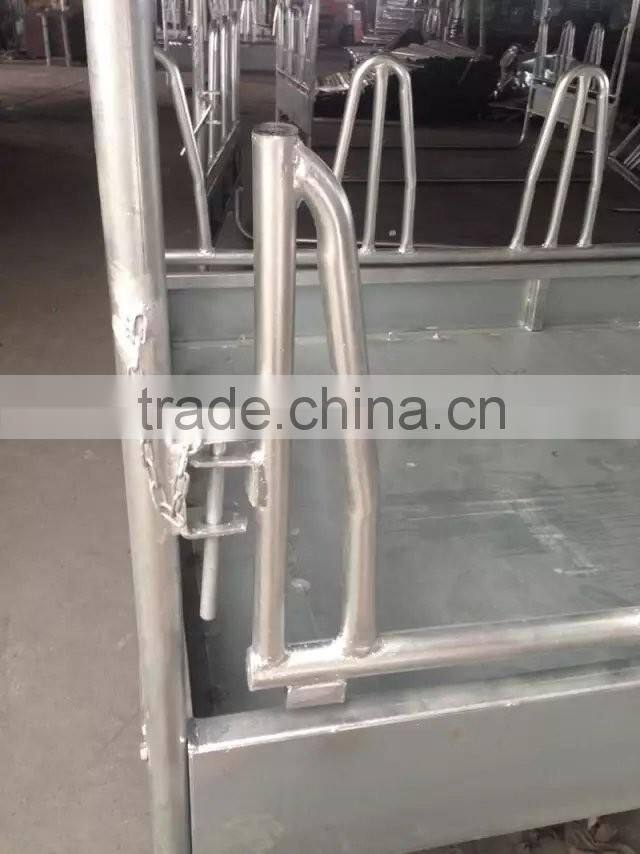Hot dip galvanized square horse hay feeder with roof