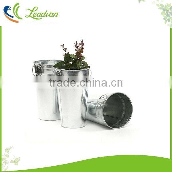 Modern home decorative small galvanized metal flower vase with flowers