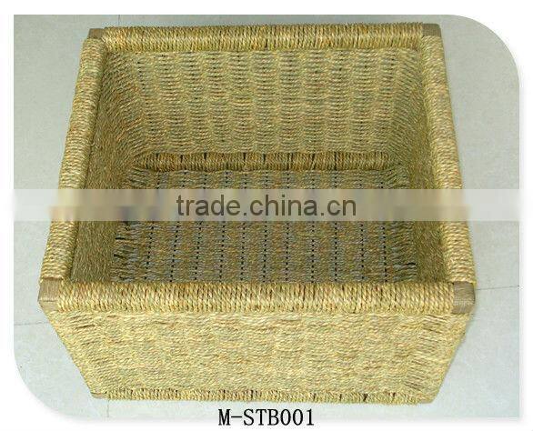 Cups shaped wicker basket with handle