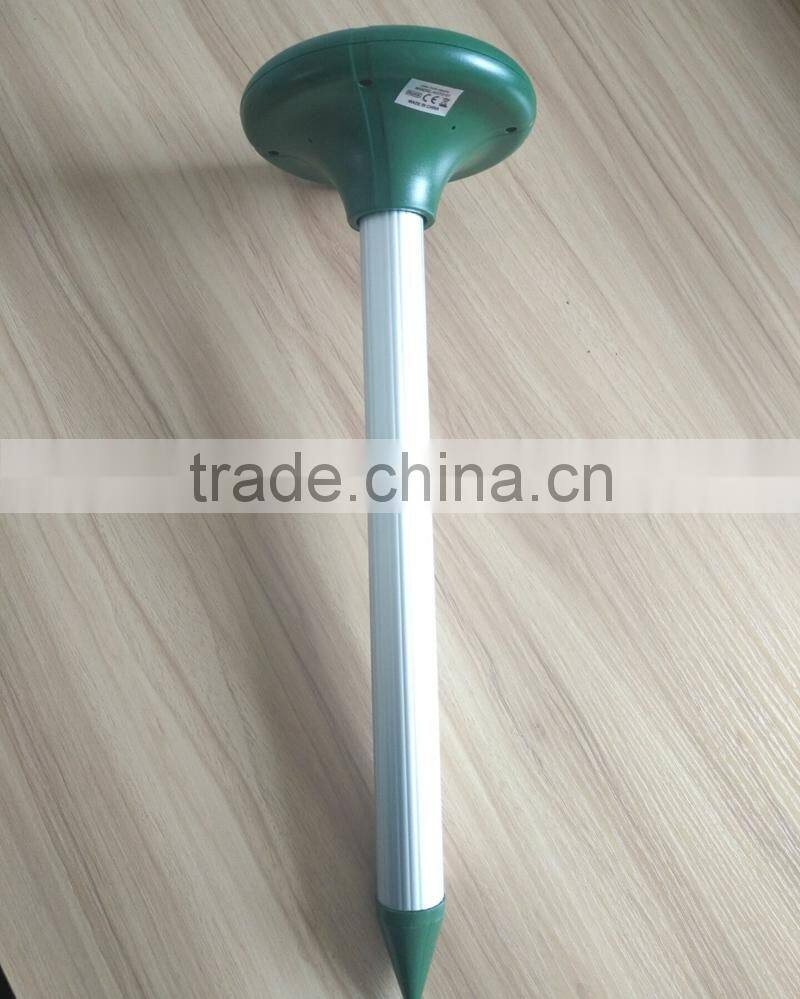 Outdoor Use solar powered sonic wave sound Vibration pest mole snake solar mice repeller