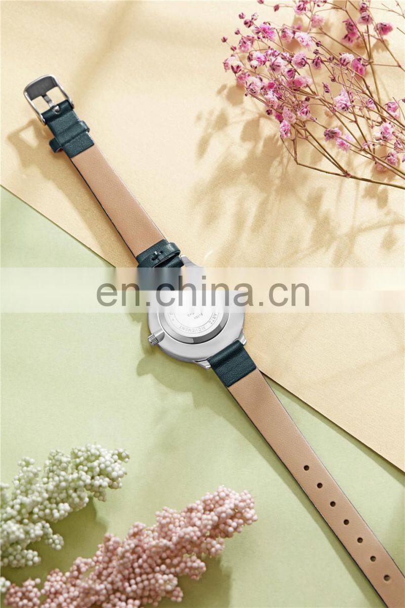 SHENGKE New Fashion Simple Style Temperature Change Color Women Watch Sunray Color Change Men Women Quartz Wristwatches