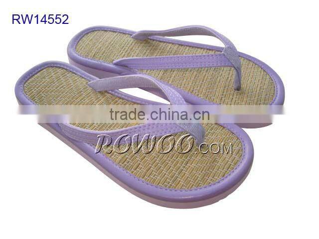 Fashionable Straw Slippers
