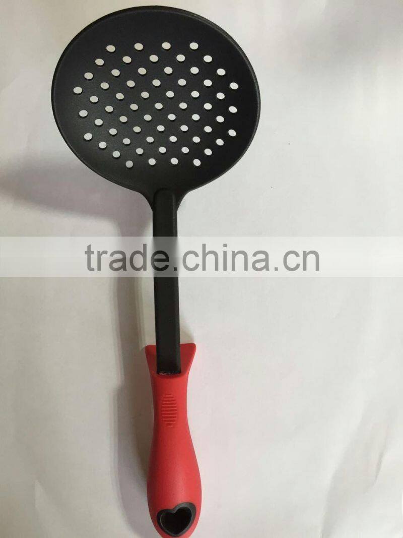 2015 popular sale 6 pcs set nylon kitchen utensils non-stick set with high quality food garde all red silicone handle