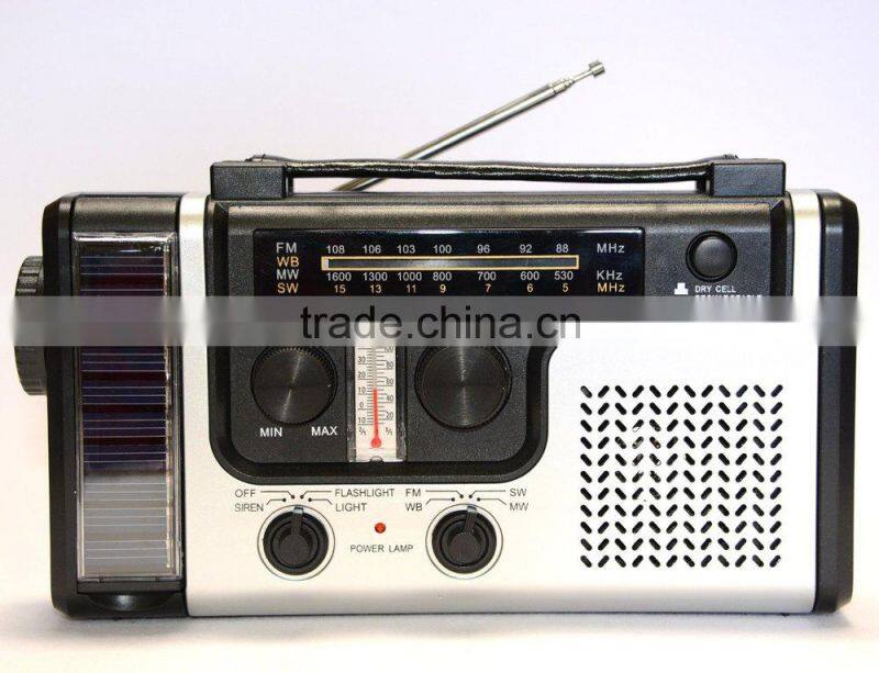 solar charger manual dynamo fm radio with led flashlight