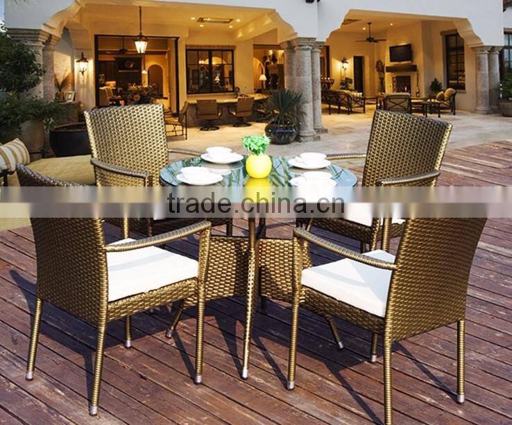 Gold Garden Rattan Big Leisure Table, Plastic Garden Table
