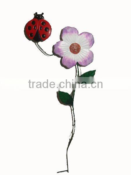 YS11664 ladybird and flower metal art stick made in Xiamen with size 10X31"