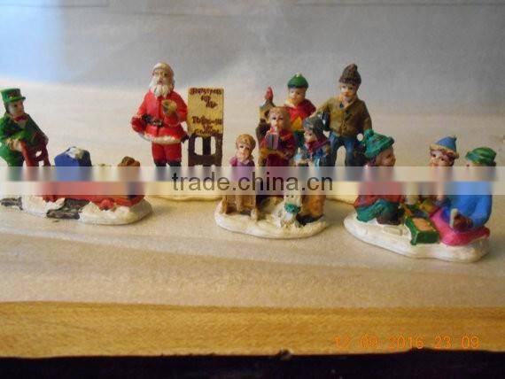 Set of 5 Christmas Village Houses & 6 People Figurines