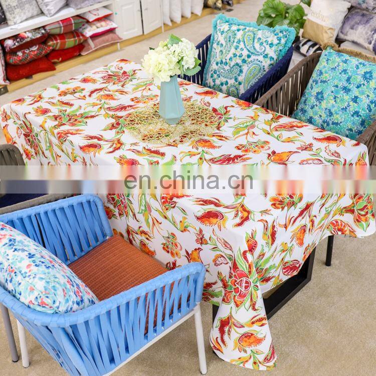 European Holiday Christmas Poinsettia Floral Design Printed Oblong Rectangle Tablecloth