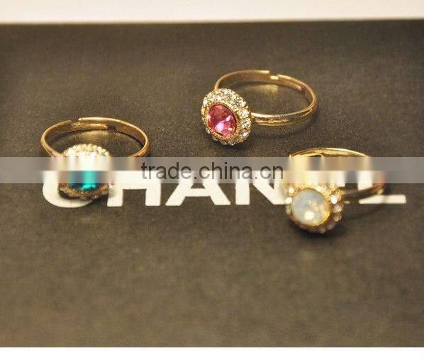 Golden Diamond Circular Chromatic Gem Ring