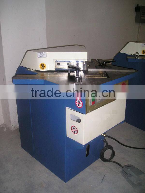 EMX6x200Z Heavy Duty Hydraulic corner notching machine
