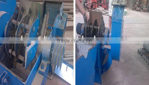 Low price wheat straw hammer crusher machine with high effective