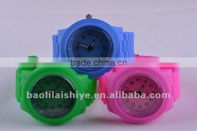 Fashion Silicone Wristband Sport Watch unisex wristwatch gift watch
