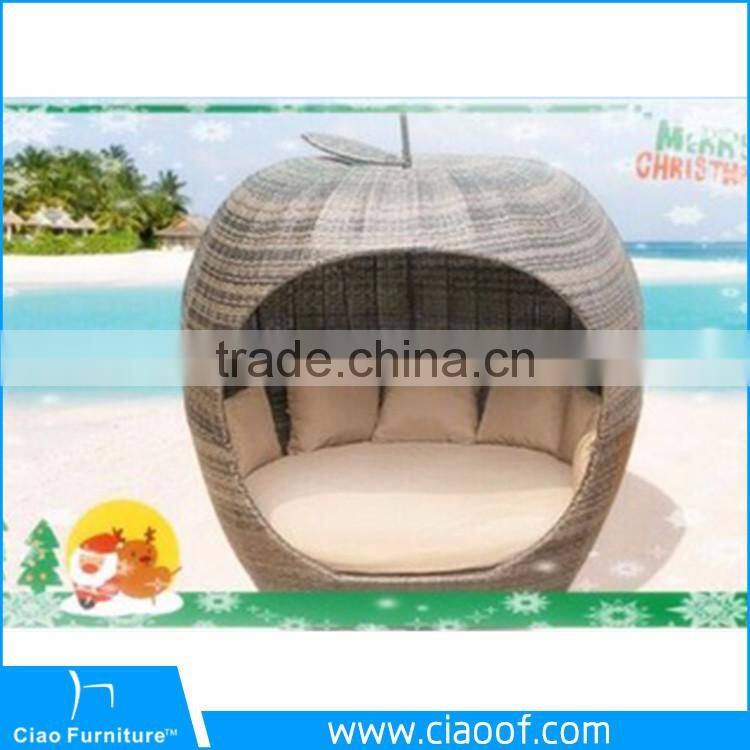 Cheap Factory Price Wicker Rattan Apple Bed Outdoor Furniture