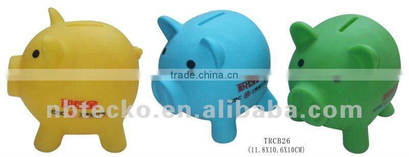 Pig shaped plastic coin bank/piggy money box