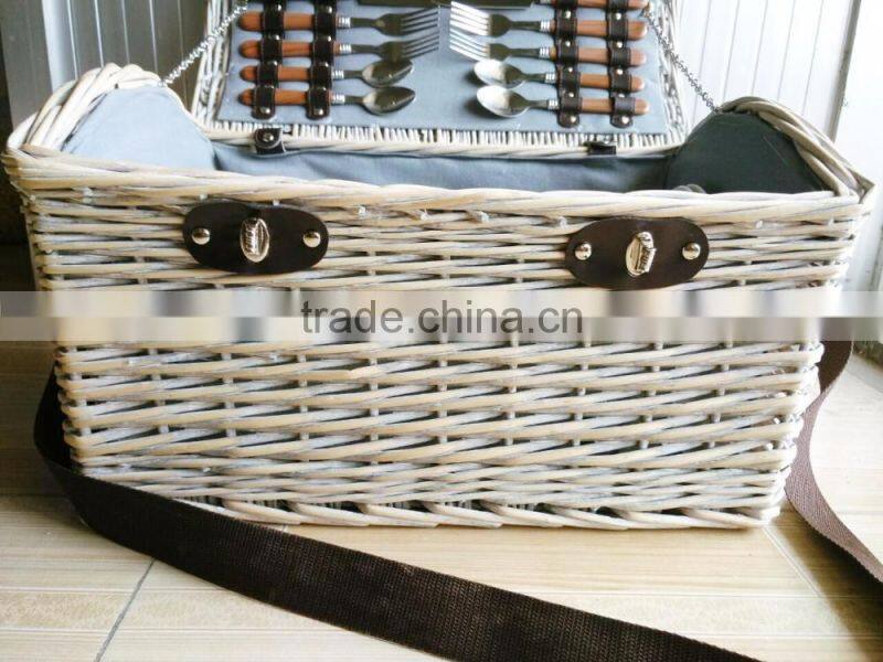 Wholesale high quality cheap luxury wicker personalized disposable empty mini picnic basket