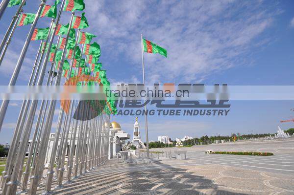 Manual internal halyard tapered flag pole