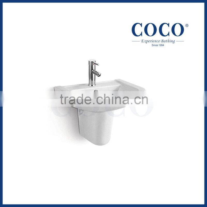 good quality cheap price ceramic two piece water closet