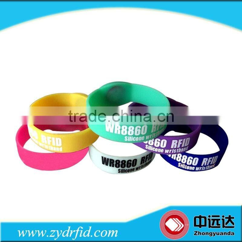 Cheap RFID HF/UHF silicone wristbands