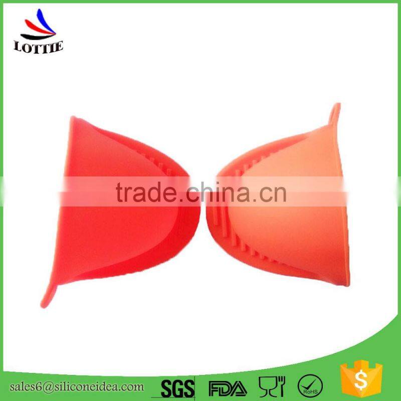 China Manufacturers 2016 Hot selling food grade heat resistant silicone BBQ baking mitt