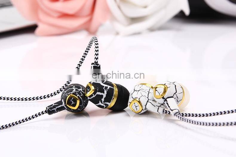 Crackle Wired Earphones 3.5mm Serpentine Braided Cable Headset With Mic for Intelligent Mobile Phone