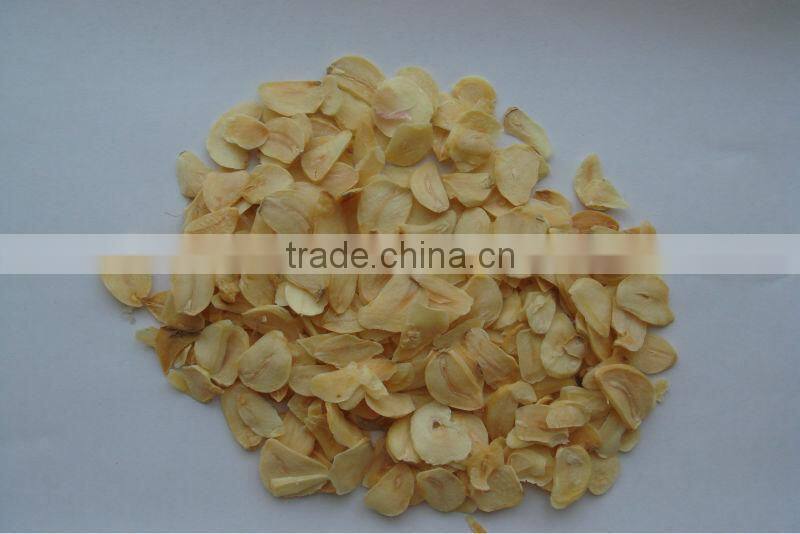 new crop of AD garlic slice with root standard grade regular garlic flakes