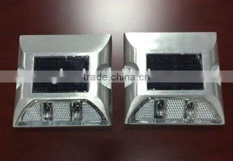 Solar aluminous road stud with single side