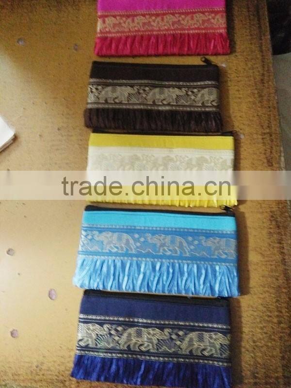 wholesale price in New Christmas day gift small handmade embroidered zipper bag for child or women