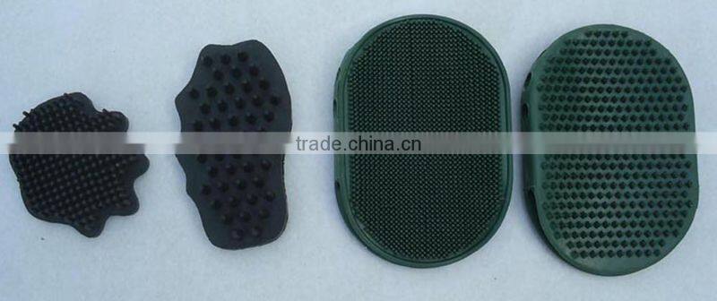 Rubber horse Curry Combs