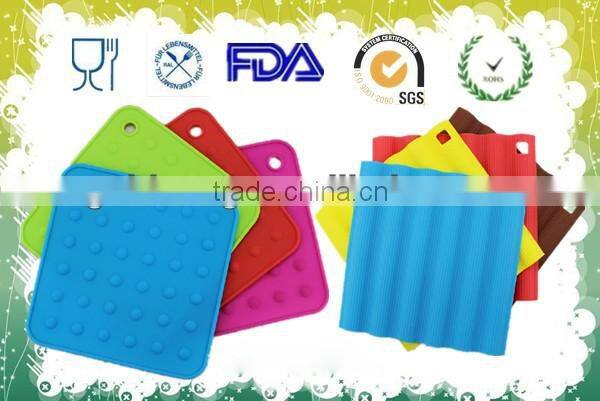 silicone trivet /hot pads in assorted fun colors